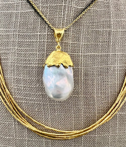 Ara 24k & Large Pearl Pendant