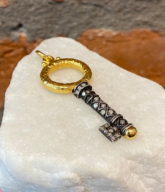 Ara 24kt Gold, Diamond and Oxidized Silver Key Pendant
