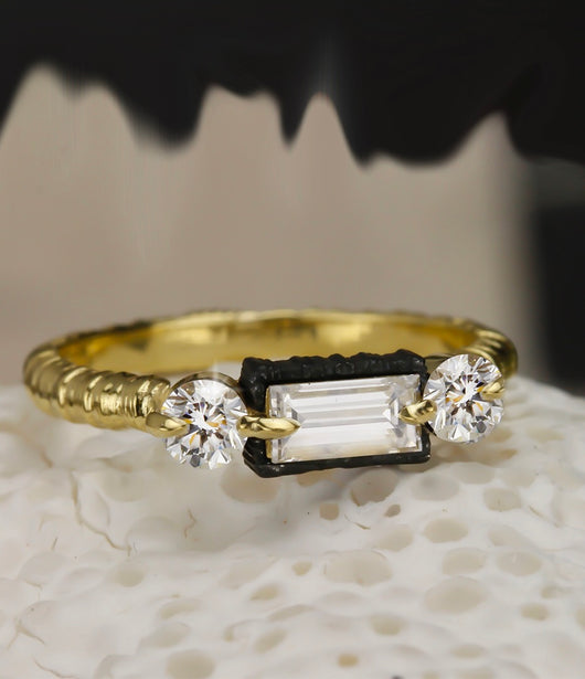 Sarah Graham Chroma 18k Gold Triple Stone Prong Horizontal Ring