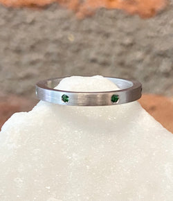 EYG Collection Rhodiumed Silver and Tsavorite Band