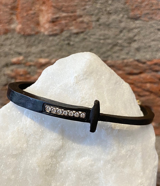 Pat Flynn Short Diamonds Stripe Nail Bracelet - Custom Size