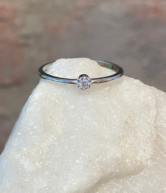 Ross Andrews White Gold and Single Diamond Band