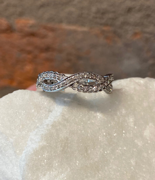 Sethi Couture White Gold and White Diamond Scallop Band